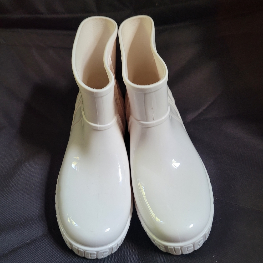 UGG Drizlita Rain Boots